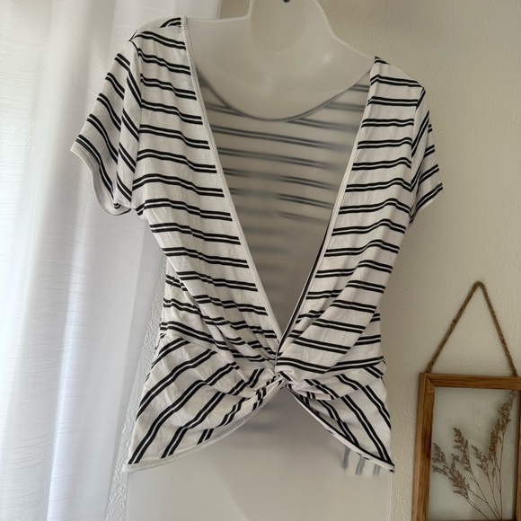 Rue21 Green and White Striped Relaxed Short Sleeve Tee cross cross open Back M - Picture 5 of 8